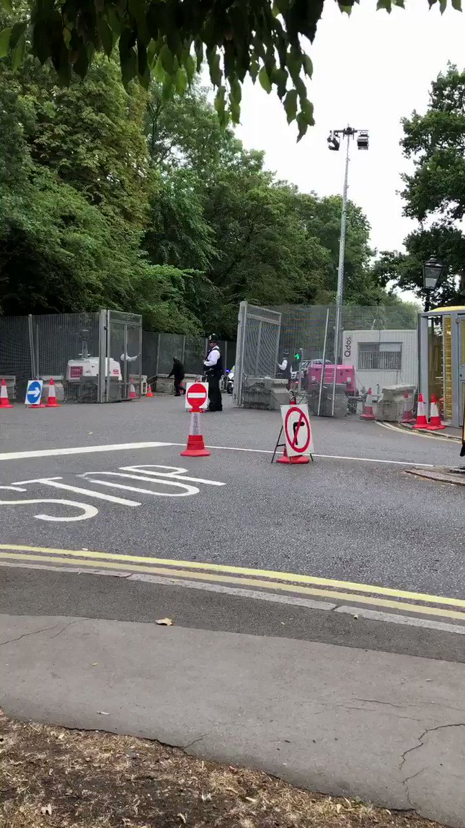 Kay Burley (@KayBurley) on Twitter photo 2018-09-23 10:22:59 Here comes the cavalry #TrumpUKVisit Here comes the cavalry #TrumpUKVisit