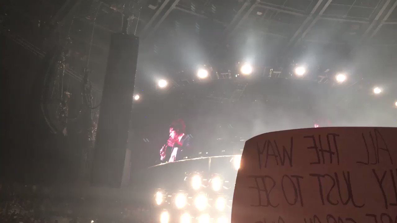 Harry wishing happy birthday to Mitch, Cameron Crowe, and Marissa tonight, part 1 