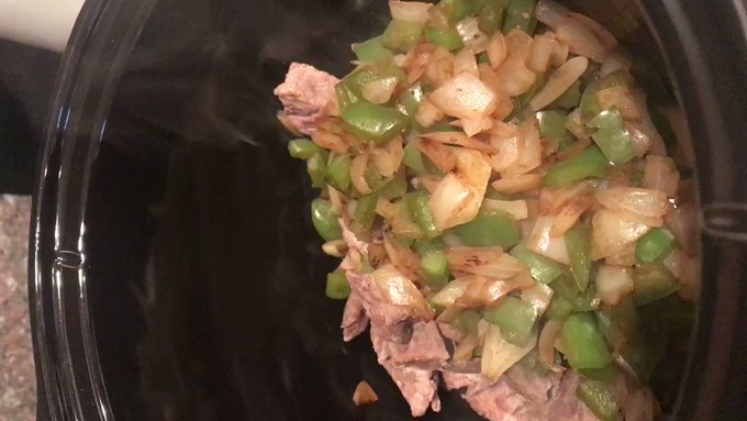 Just finishing up prepping dinner! See you in a few! https://t.co/qfQIsiKRUS