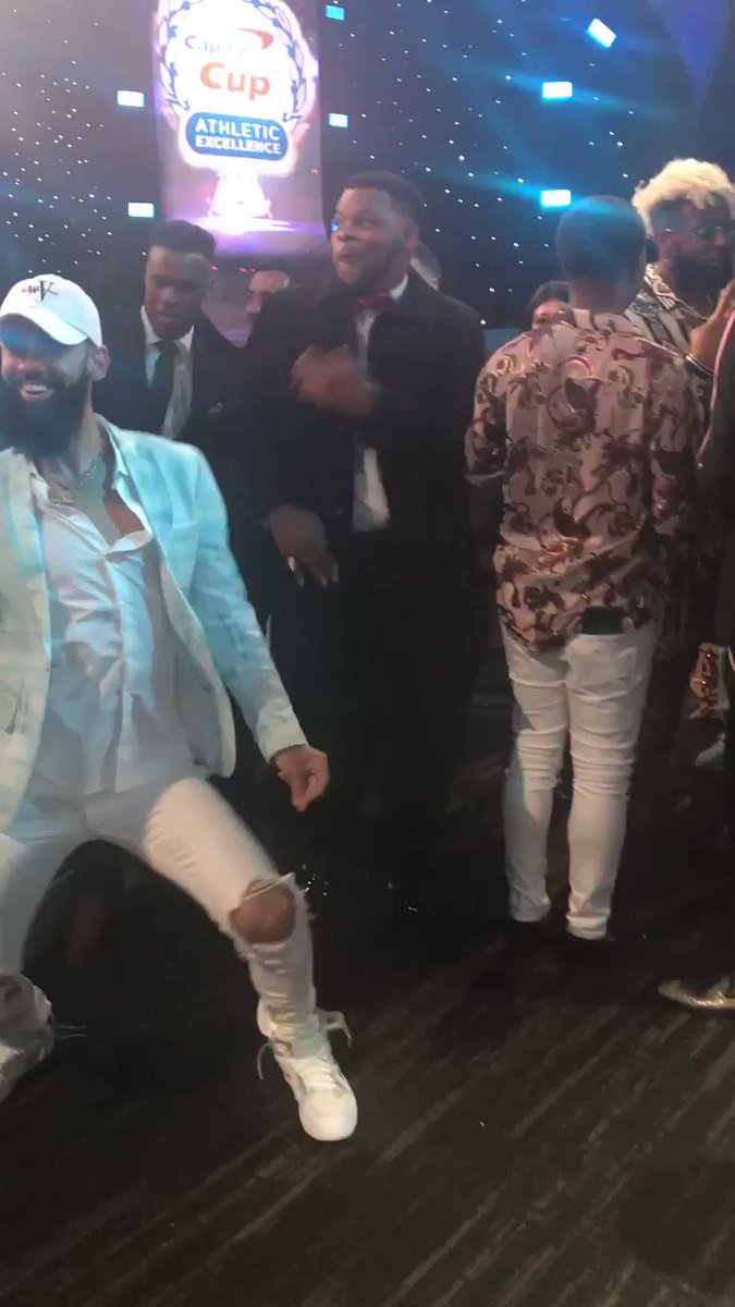 Meanwhile, during the #ESPYS commercial break ๐บ