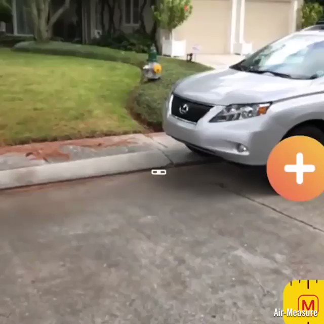 AR 新用处：侧方位停车/平行趴车 Reposting @interestingengineering:
...
"The nightmare of parallel parking can be over, thanks to this augmented reality app #engineering" https://t.co/6DxtBDAse1 1