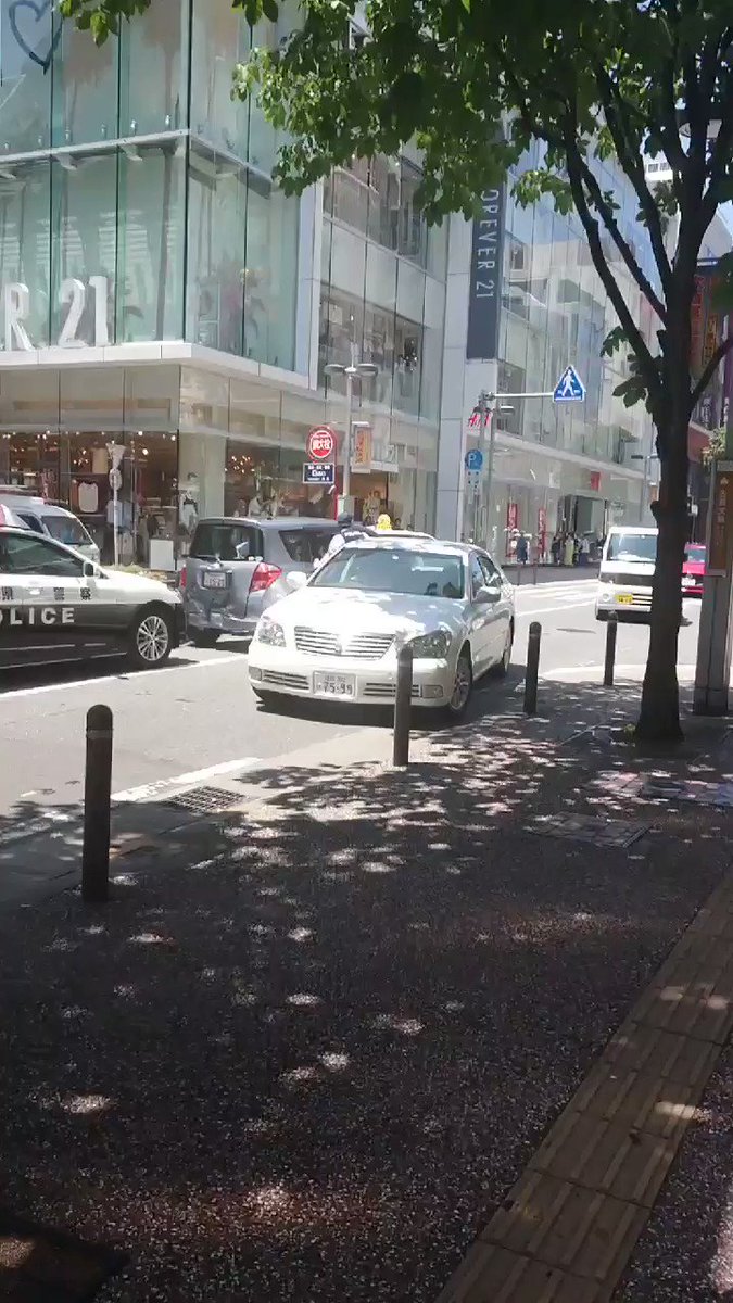 衝撃の瞬間 福岡の街中で突然犯人逮捕の瞬間に遭遇 話題の画像プラス