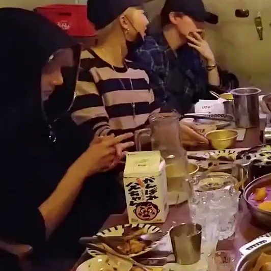 Nicole When Jungkook Zipped Himself Up Completely During Their Live T Co Zudee1rxlj Twitter Nicole When Jungkook Zipped Himself Up Completely During Their Live T Co Zudee1rxlj Twitter
