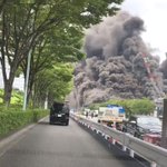 東京都多摩市唐木田で火災が発生!黒煙が立ち上る現場の衝撃の映像!