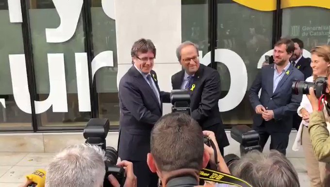 Puigdemont llega a Bélgica aclamado por Torra y los 'exconsellers VVWAGr7hPXkpITvG?format=jpg&name=small