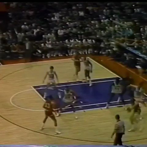 Happy birthday to & Big East legend Chris Mullin. 