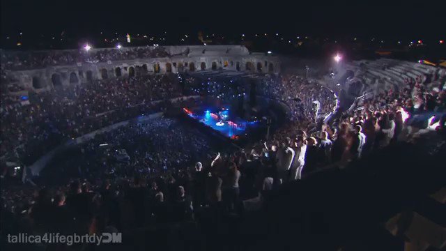 Happy birthday to James Hetfield !  - \"Enter Sandman\" Live Nimes 2009 