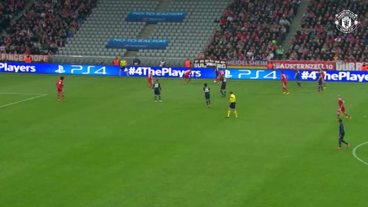   Happy Birthday to Patrice Evra! 

Goal was so good that even Neuer had to celebrate   