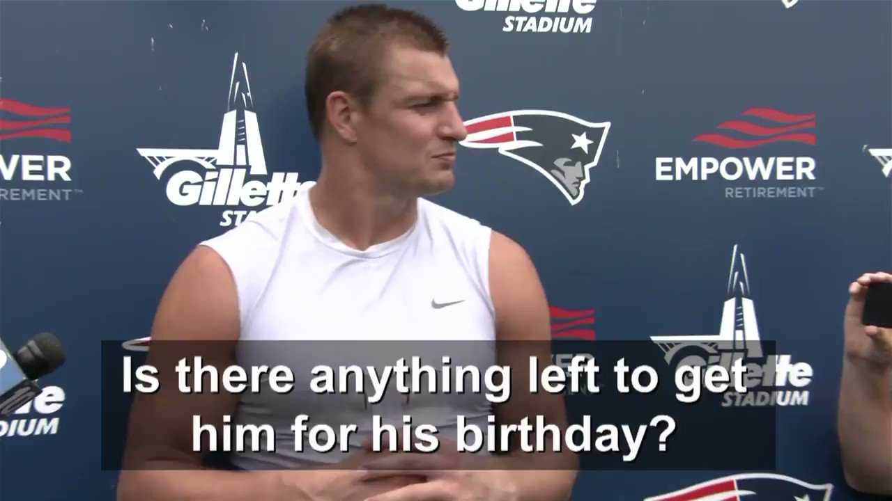 Happy Birthday Tom Brady! Enjoy your GIANT cake! 