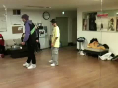 teenager Jennie and teenager Hanbin, in the same room, Jennie watching Hanbin dancing. DO I NEED TO EXPLAIN HOW FRUSTRATED I AM