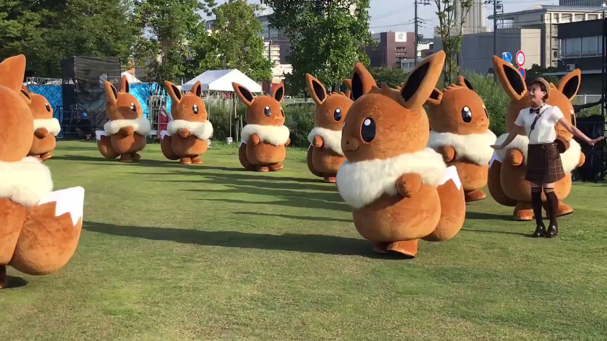ピカチュウ大量発生中で今日はイーブイの行進は中止だったけど ショーみたいのたまたま通って見れた 話題の画像がわかるサイト ピカチュウ大量発生中で今日はイーブイの行進は中止だったけど ショーみたいのたまたま通って見れた 話題の画像がわかるサイト