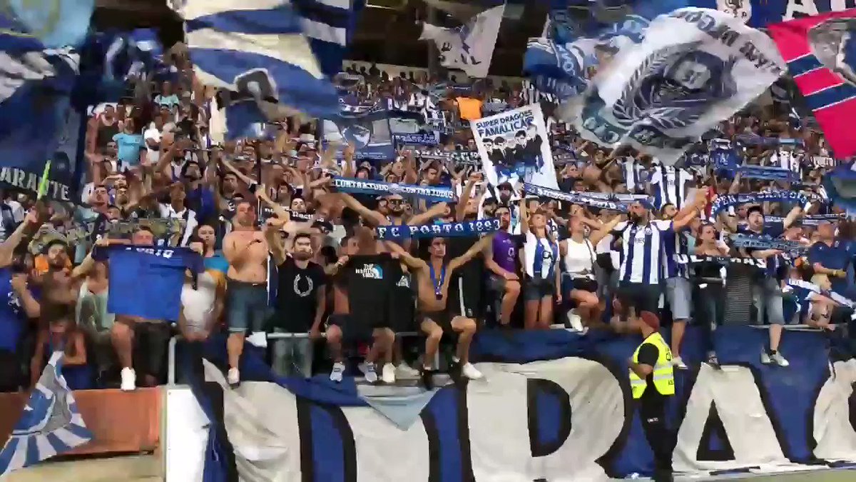 FC Porto (@FCPorto) on Twitter photo 2018-08-10 20:16:02 🔵⚪Faltam 24 horas para voltarmos a cantar o nosso Hino no Estádio do Dragão #FCPorto #FCPGDC #estadiododragao #MarAzul 🔵⚪Faltam 24 horas para voltarmos a cantar o nosso Hino no Estádio do Dragão #FCPorto #FCPGDC #estadiododragao #MarAzul