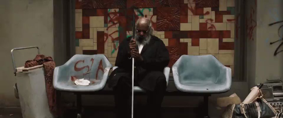 Hidden Easter Eggs (@FilmEasterEggs) on Twitter photo 30/06/2020 13:31:00 In 'The Matrix' (1999), Morpheus nods at the blind man in the lobby of the Oracle and he nods back In 'The Matrix' (1999), Morpheus nods at the blind man in the lobby of the Oracle and he nods back
