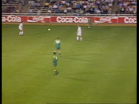 A REMINDER:
Dennis Bergkamp scores for Ajax against Real Madrid in 1992. A class finish #Genius 👏👏
https://t.co/JQ9sW5uZEh