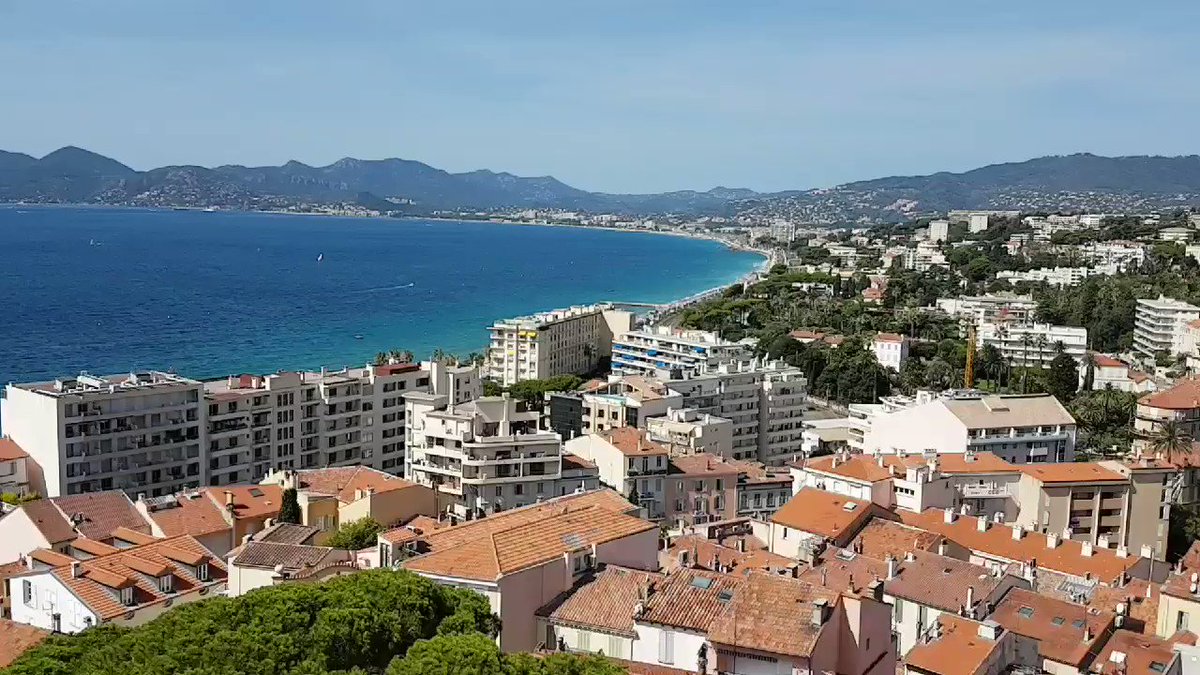 Vue 360°de la Tour de Guet du #MuseeDeLaCastre au sommet du #Suquet de #Cannes ... Vues ... #BaieDeLaNapoule #Esterel #IlesDeLerins #IleStHonorat #ilestemarguerite #BaieDeCannes ... @villecannes ... #CotedAzurFrance #CotedAzurNow