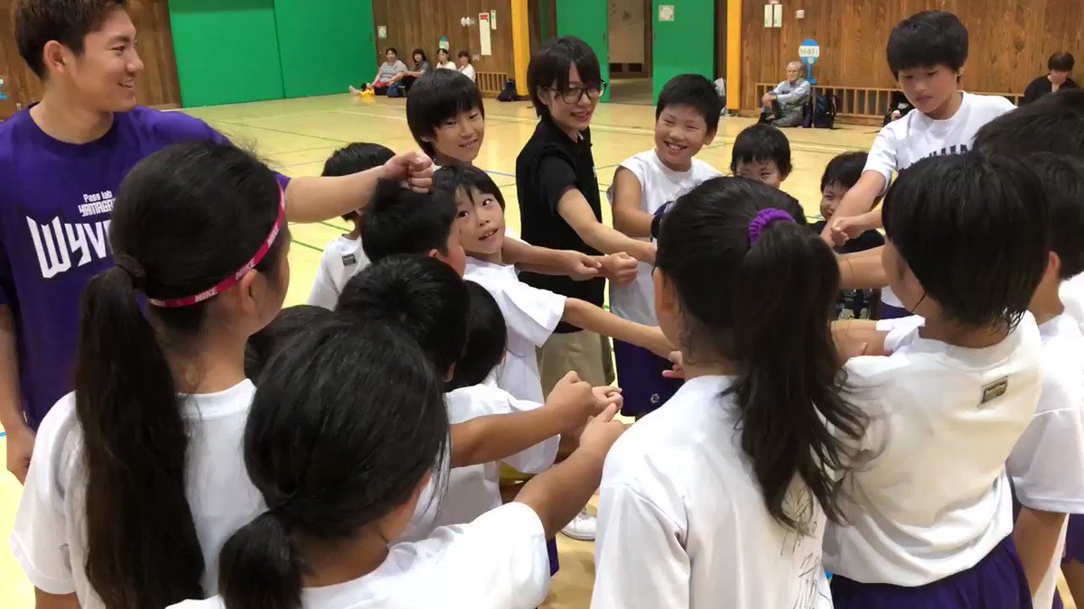 【山形校】
今日は月に一回の選手参加日🏀
山形校には前回に引き続き #11秋山選手 が来てくれました!
前回からの成長を褒めてくれたり、これからどうやって取り組んでいくべきかを伝えてくれました💪
他の動画はまた後日!
#ワイヴァンズアカデミー