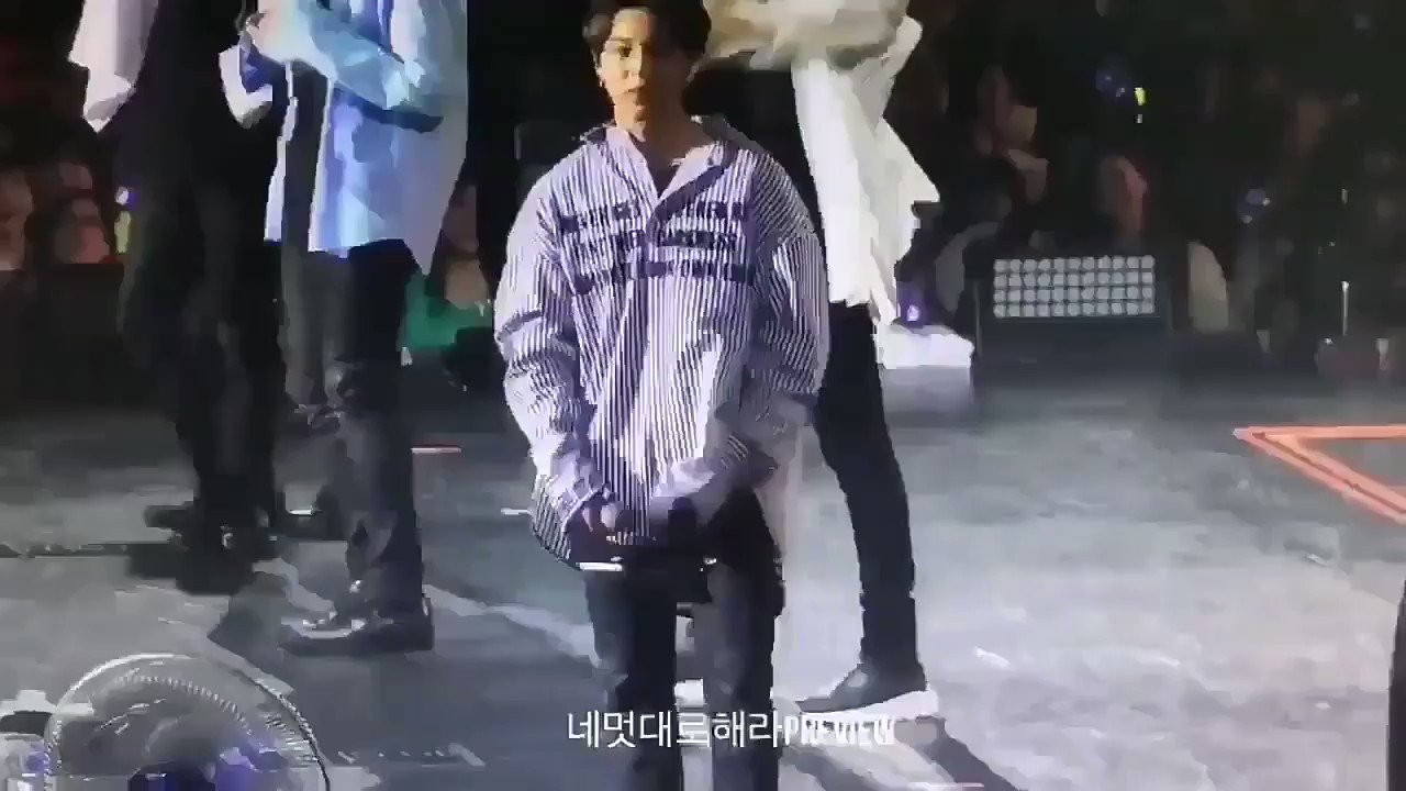 Cries In Gucci (CriesGucci) / Twitter