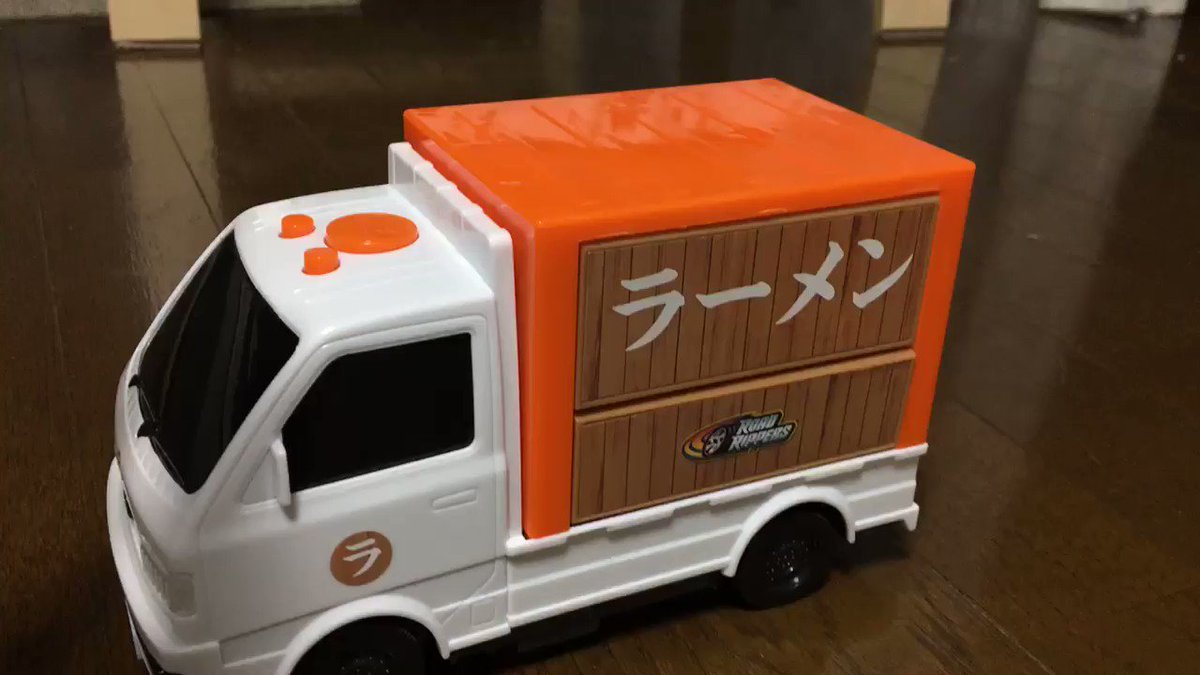 いろいろツッコミどころ満載！！急発進すぎるミニカーが面白いww