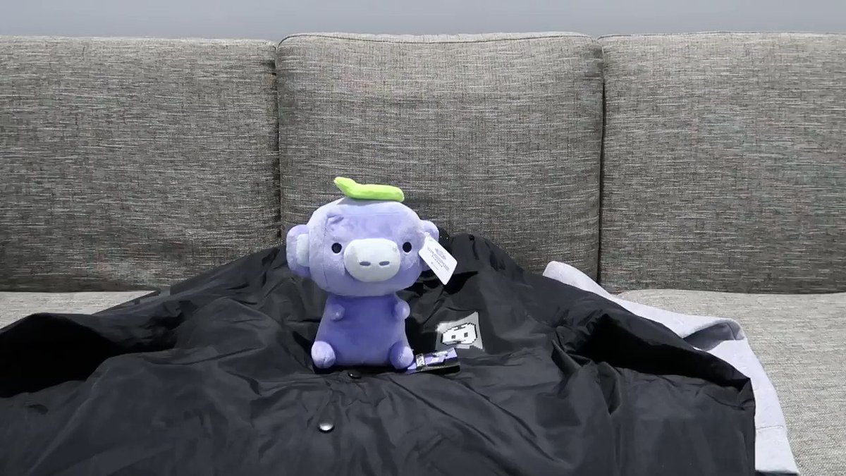Discord (@discordapp) on Twitter photo 2018-09-04 03:00:59 Were giving away one of every PAX West item. Coach jacket, gray hoodie, black pullover, pixel shirt, logo shirt, beanie, Wumpus plushie, and pin set. Like and retweet for a chance to win way too much upper body clothing. Were giving away one of every PAX West item. Coach jacket, gray hoodie, black pullover, pixel shirt, logo shirt, beanie, Wumpus plushie, and pin set. Like and retweet for a chance to win way too much upper body clothing.