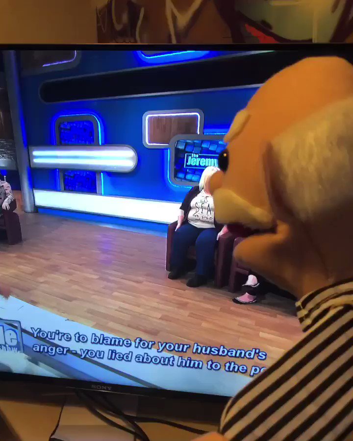 Old Man Like Ron (@OldManLikeRon) on Twitter photo 2018-09-24 01:44:34 Who the hell is this guy messing with on the @itvjeremykyle #JeremyKyle #OldManLikeRon Who the hell is this guy messing with on the @itvjeremykyle #JeremyKyle #OldManLikeRon
