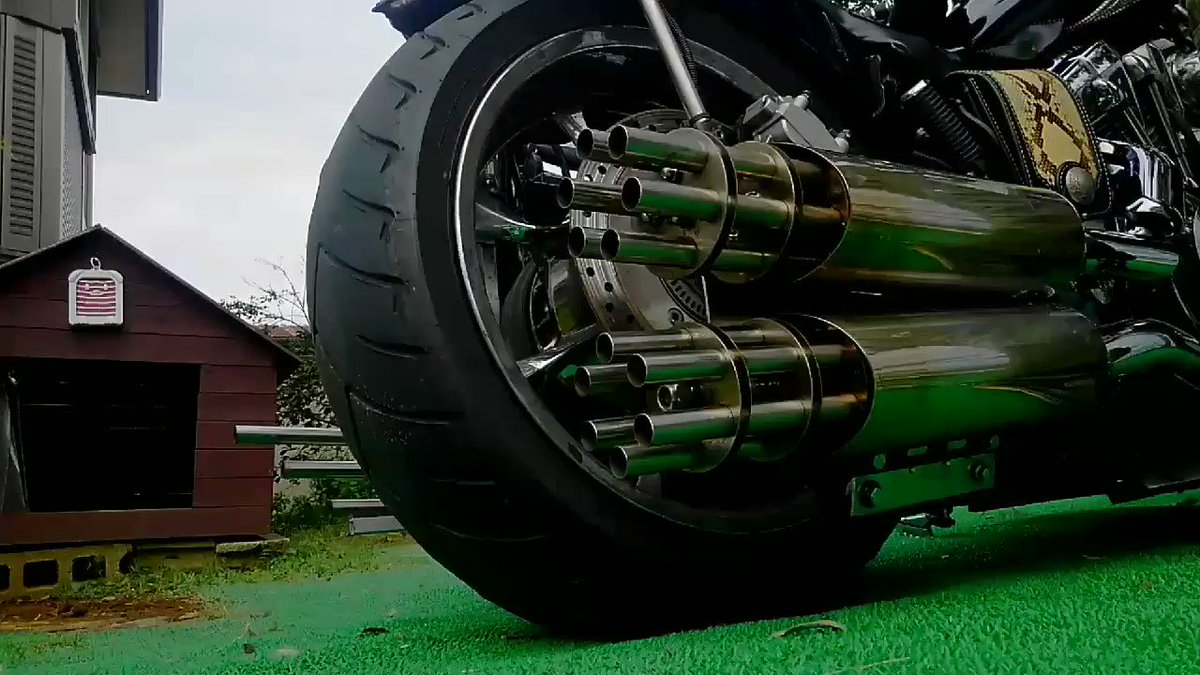 世紀末バイクを作ったって ガトリングマフラーのついたバイク 話題の画像プラス 世紀末バイクを作ったって ガトリングマフラーのついたバイク 話題の画像プラス