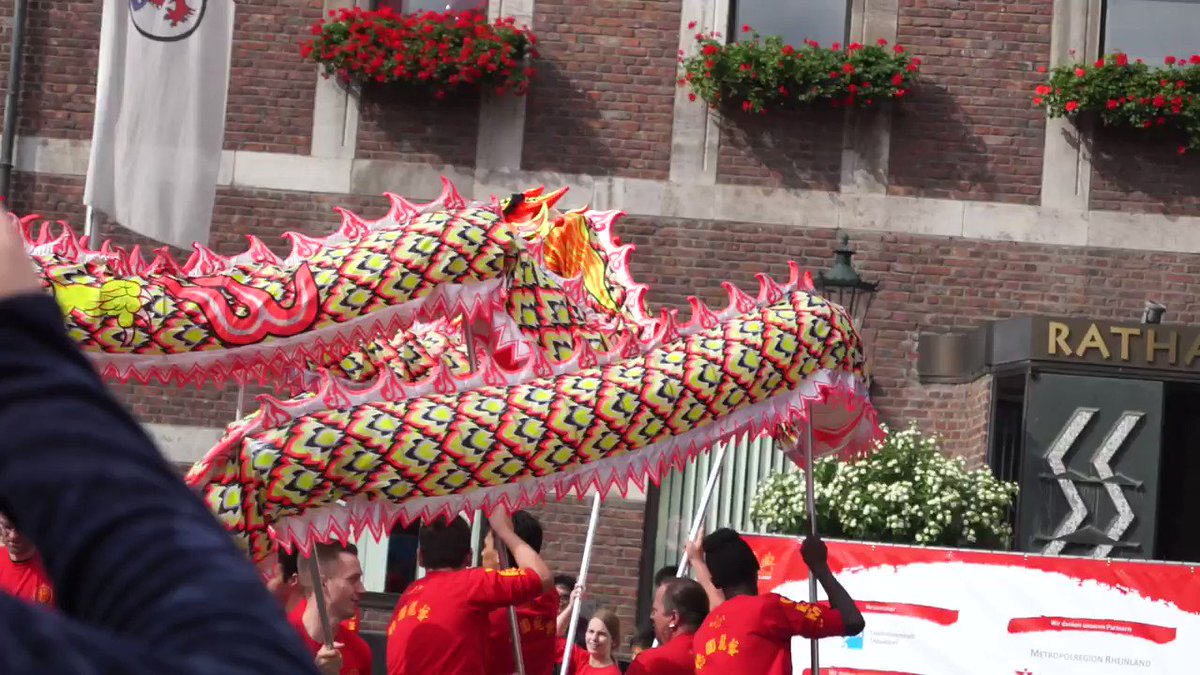 Der Drache tanzt in #Duesseldorf! 🐉 #Chinafest https://t.co/HuZptvT95n