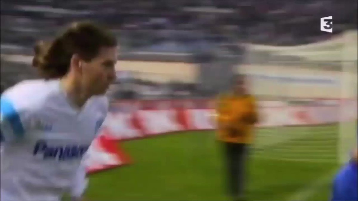 🎂 - It’s @chriswaddle93’s birthday. Here he is enjoying freedom of movement during his time at Marseille.