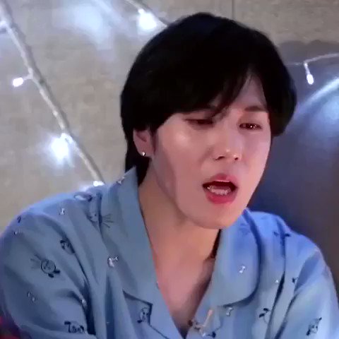 GOT7 • Present: Lalynn 💚 (@MissLalynn) on Twitter photo 20/09/2018 03:28:24 Jackson was startled at this weird sound Yugyeom is making and his smile afterwards! Jackson was startled at this weird sound Yugyeom is making and his smile afterwards!