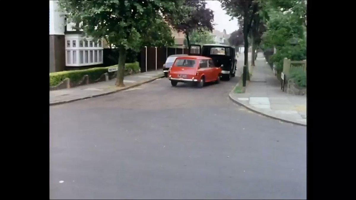 Basil Fawlty: “Right! So, this is it!
I’m gonna give you a damn good thrashing!”
#ClassicBasil 🇬🇧 @JohnCleese