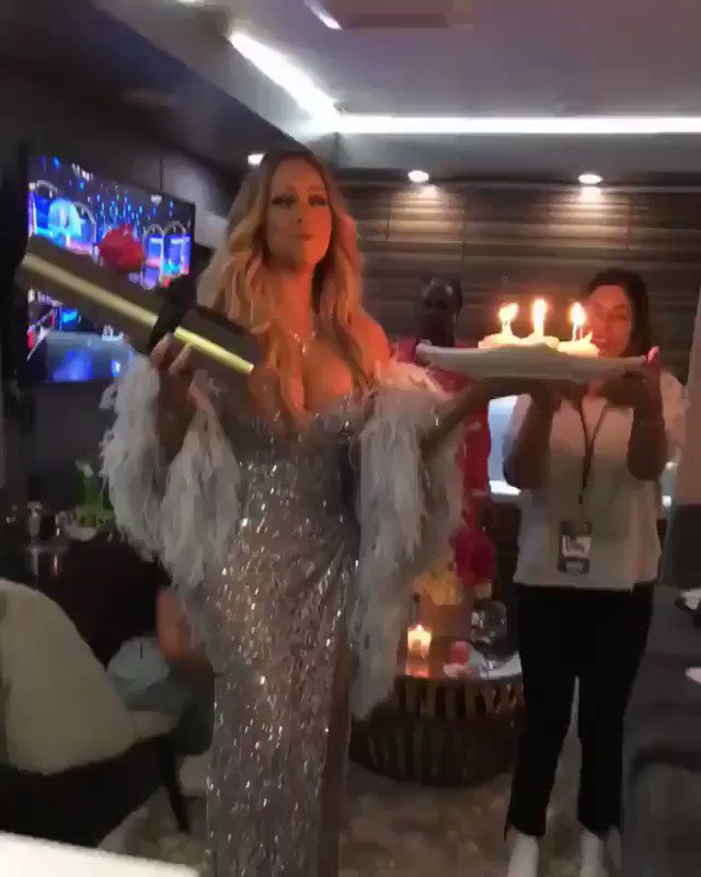 Mariah Carey singing Happy Birthday to Jermaine Dupri yesterday!     