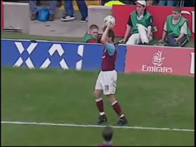 Proper Football (@sid_lambert) on Twitter photo 2019-09-28 20:18:36 This goal from Paolo Di Canio at the Bridge is 17 years old today. Mama mia. What a fucking ping. This goal from Paolo Di Canio at the Bridge is 17 years old today. Mama mia. What a fucking ping.