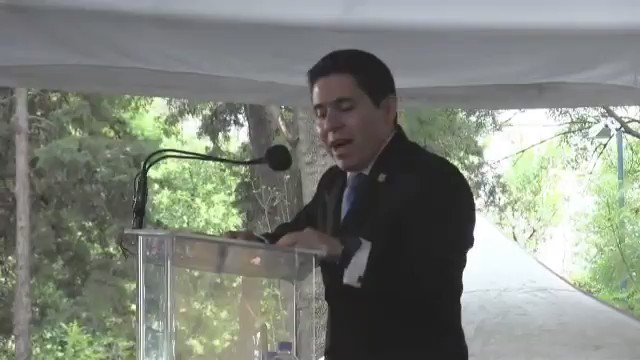 Les comparto el mensaje que di en la Explanada de la Alcaldía de Miguel Hidalgo con motivo de la #TomaDeProtesta como Concejal.
"Seremos 'VIGILANTES' de que cada peso y cada centavo sea manejado con trasparencia y responsabilidad"
Mensaje completo 📺📲 https://www.youtube.com/watch?v=muDCFh2SZuw&t=45s …