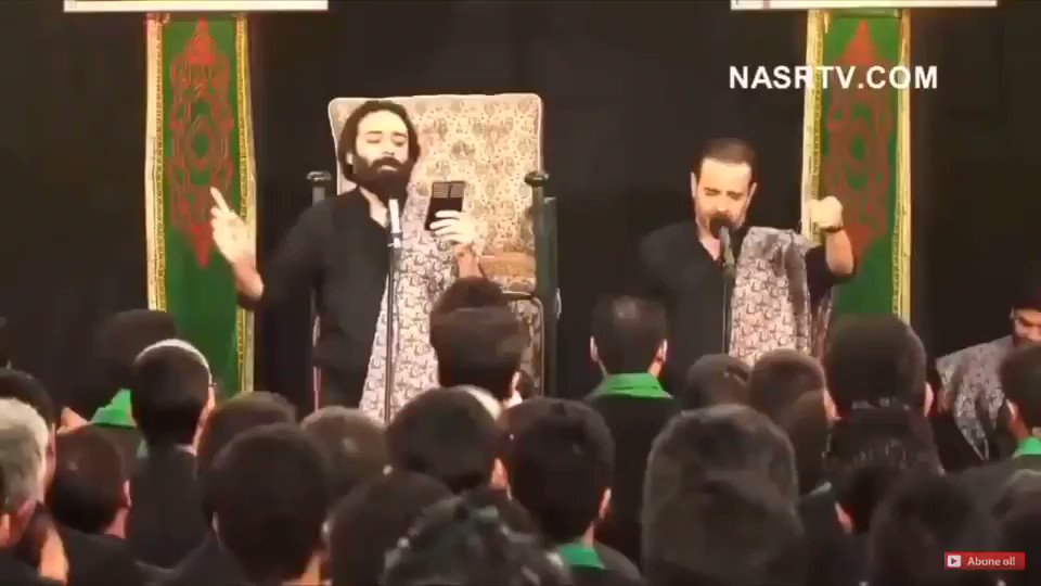 İran’da bir yas merasimi için toplanmışlar.
Ahenk inanılacak gibi değil.