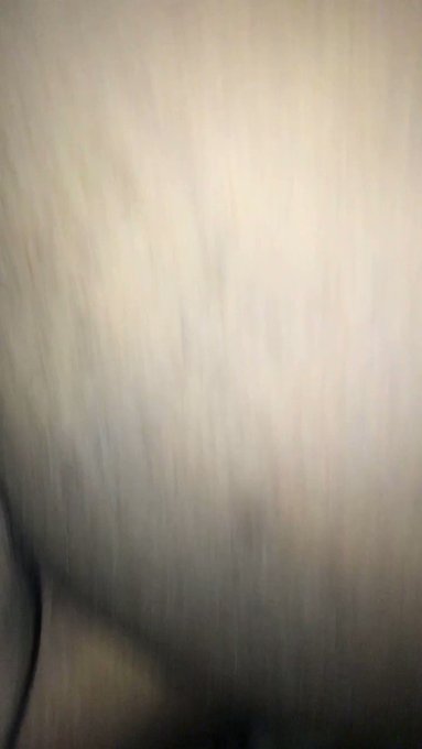 Quick cameo from my pink booty hole https://t.co/cT4EdIF08M