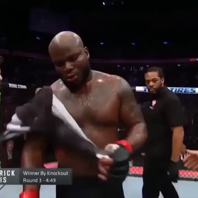 Everyone is talking about the brawl, but this was THE MOMENT of the night! 🙌🏽 #UFC229