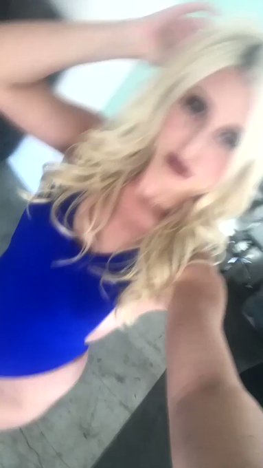 Xandra Sixx’s pics and videos