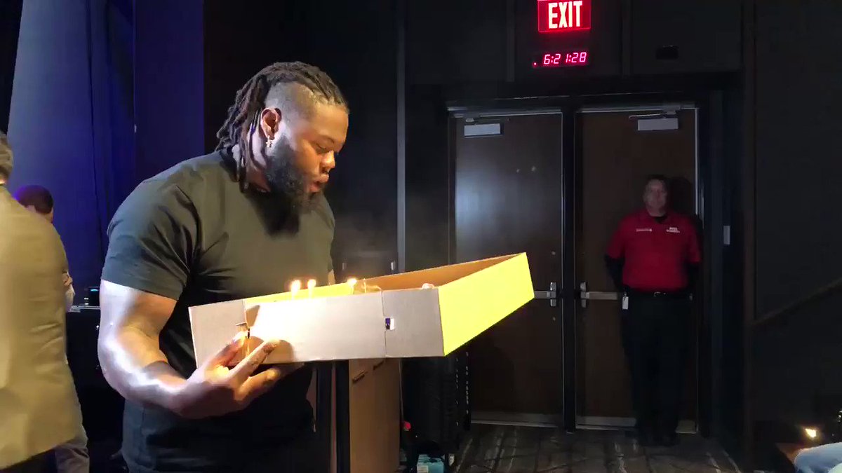 Had to get Linval a birthday cake. Now somebody get him some oxygen. https://t.co/xYkrHKIrnf