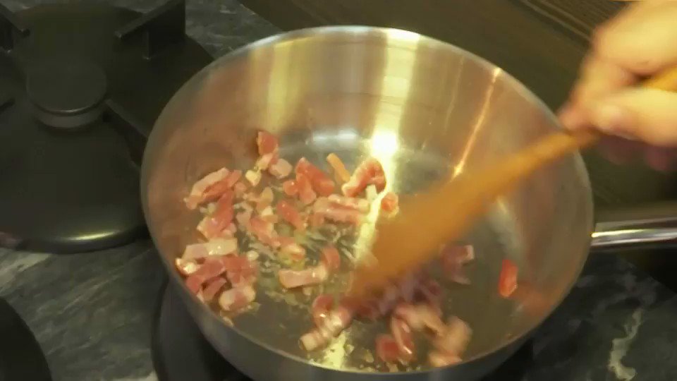 La Matinale LCI Week-End (@LaMatinaleLCIWE) on Twitter photo 2018-10-14 08:26:53 👨🍳Pour la recette du dimanche, cest @cmoulinlci qui passait en cuisine avec @OlivierPoels. Au menu de ce dimanche, une délicieuse recette de pâte aux courgettes et aux lardons. La recette en intégralité sur notre page facebook : facebook.com/LaMatinaleWeek… 👨🍳Pour la recette du dimanche, cest @cmoulinlci qui passait en cuisine avec @OlivierPoels. Au menu de ce dimanche, une délicieuse recette de pâte aux courgettes et aux lardons. La recette en intégralité sur notre page facebook : facebook.com/LaMatinaleWeek…
