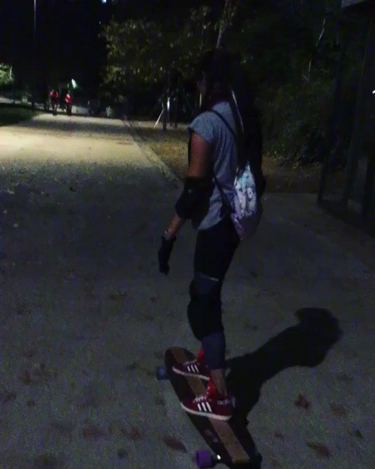 Last night trying to try my new #longboard #handcrafted in #southerncalifornia by @pacific_tribe but