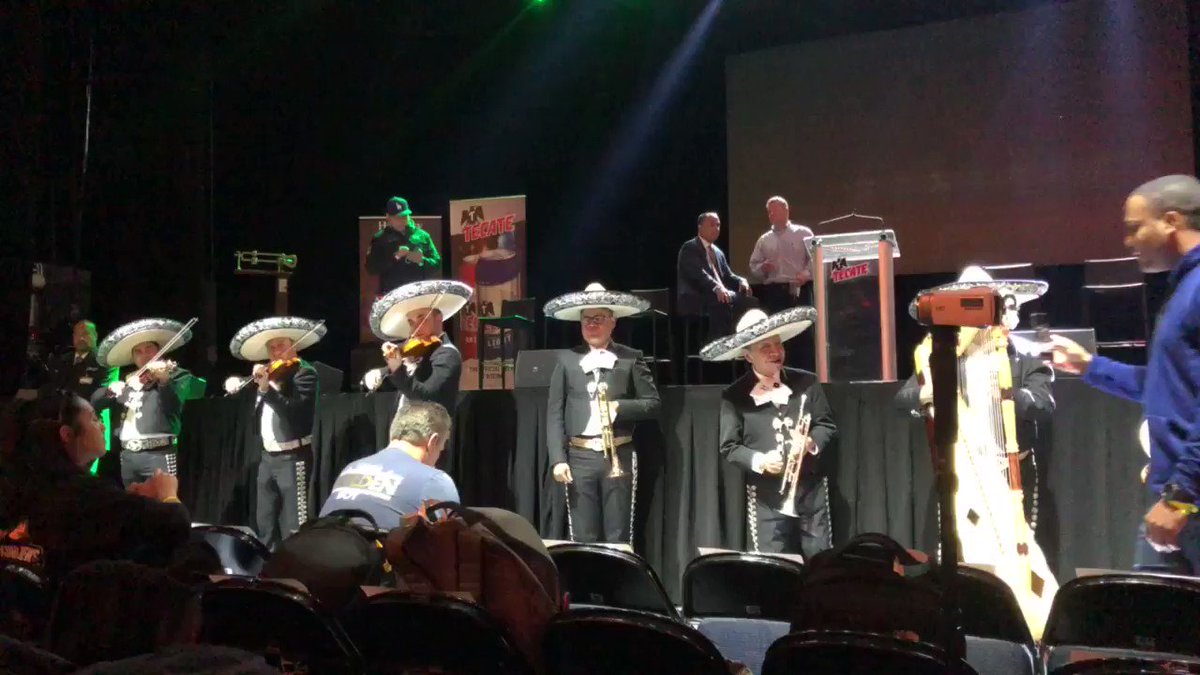 Karisa Maxwell (@KarisaMaxwell) on Twitter photo 17/10/2018 21:24:08 An 8-piece mariachi band is setting the tone for the #Canelo announcement at MSG. An 8-piece mariachi band is setting the tone for the #Canelo announcement at MSG.