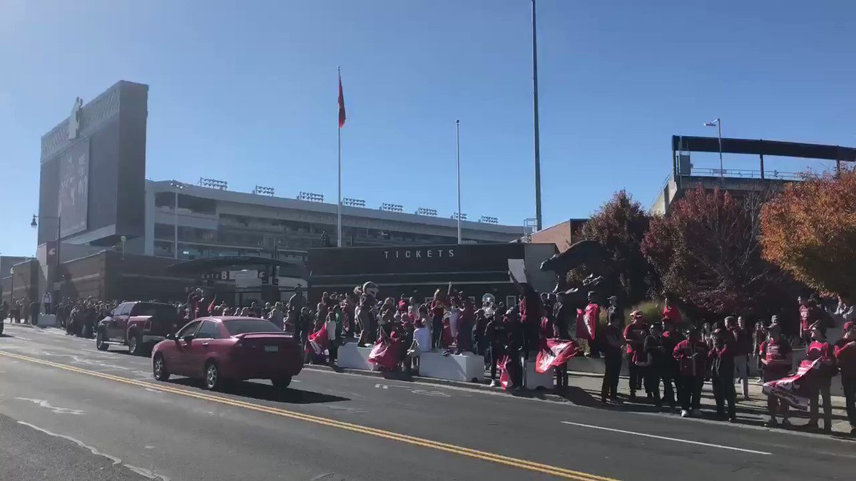 Cougar Sports Network (@CougSportsNet) on Twitter photo 17/10/2018 20:03:17 “Drive safely! Text me when you get there!!” @CollegeGameDay #GameDayPullman “Drive safely! Text me when you get there!!” @CollegeGameDay #GameDayPullman