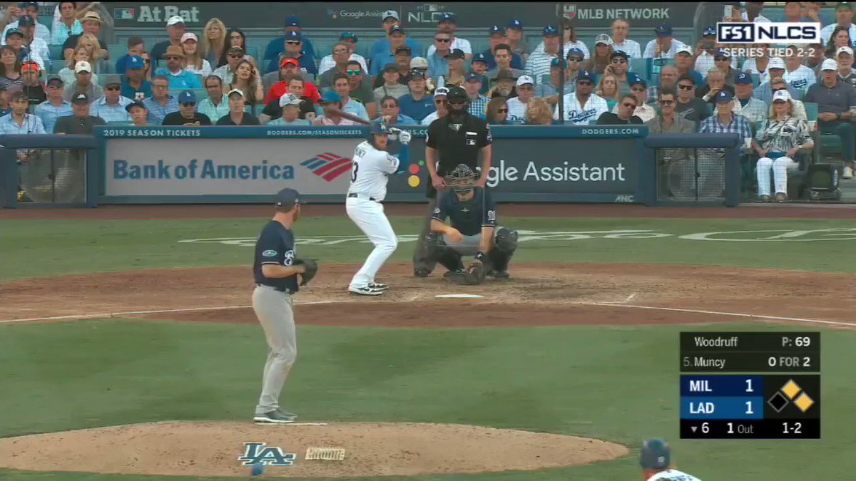 When you need a clutch hit, call Max Muncy.    (Dodgers x @budweiserusa) https://t.co/2kz34h98IT