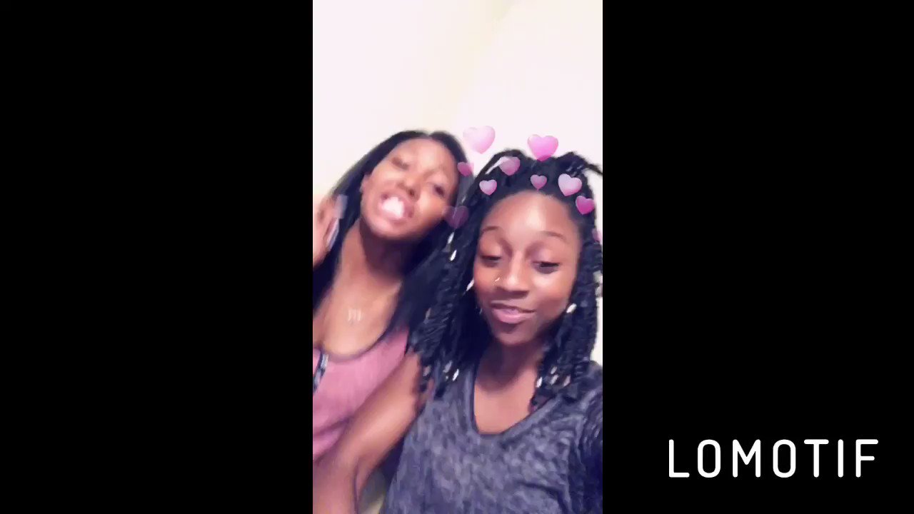 Oooo she 24 and she popppppin!!  Happy birthday, lil mama!!    