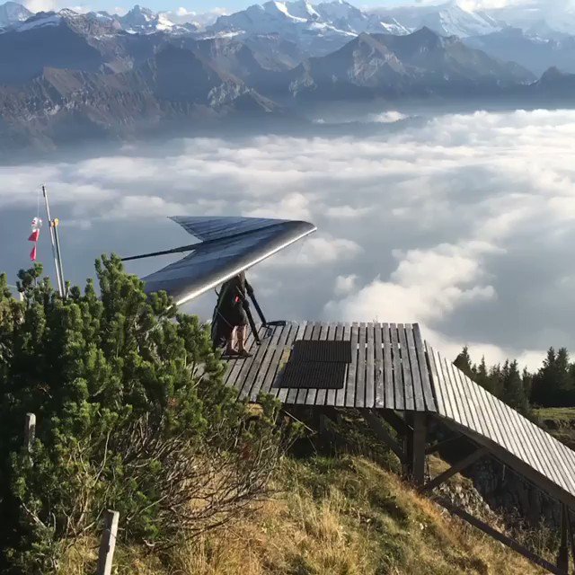 Flying into the week like...
📍@interlaken, 🎥Wolfgang Siess
