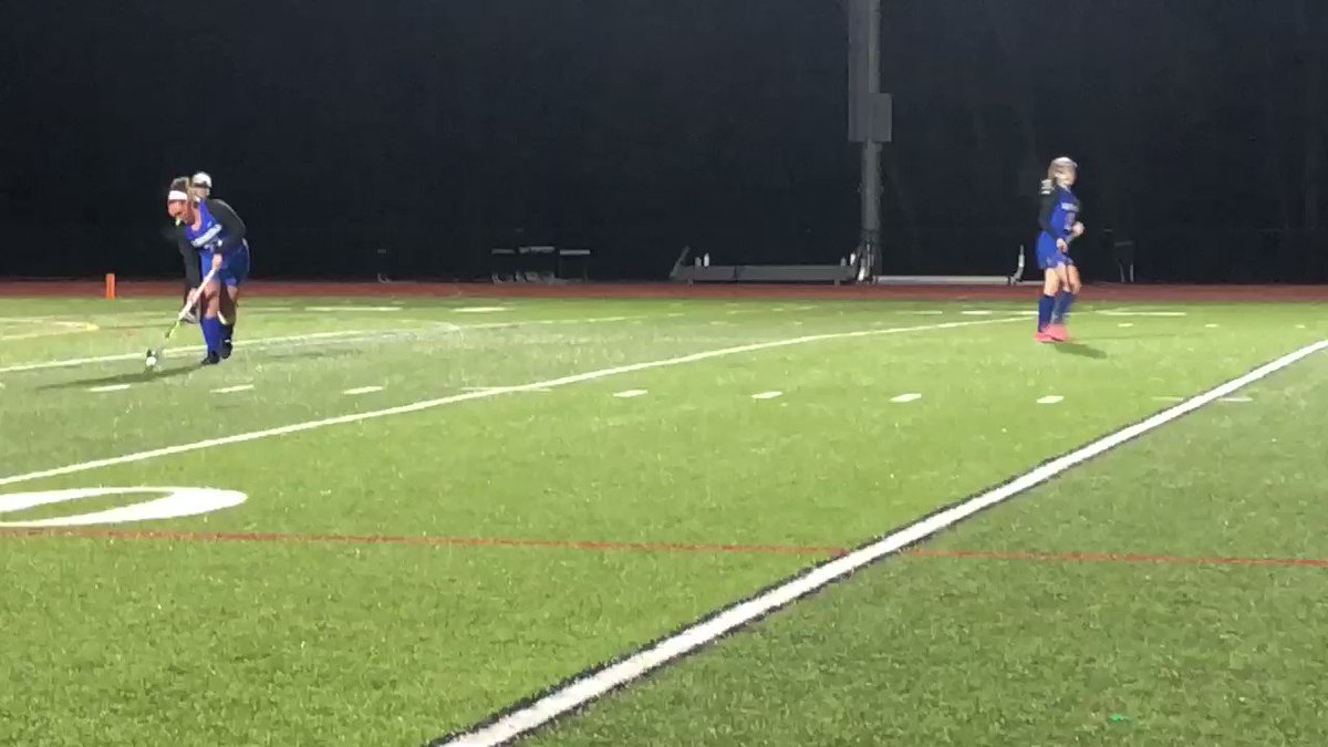 Amanda Hilderbrandt with her second goal of the night in the second overtime to give Hilton the 3-2 win in Sectionals over Schroeder! @HiltonCadets @Hilton_FH @amandahilde21