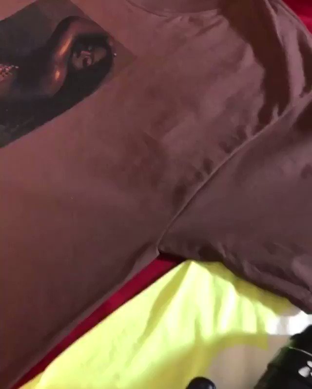https://thatshitdead.bigcartel.com/product/thatshitdead-photo-t-shirts … feat. @taylor_siani & @N_XXI_F