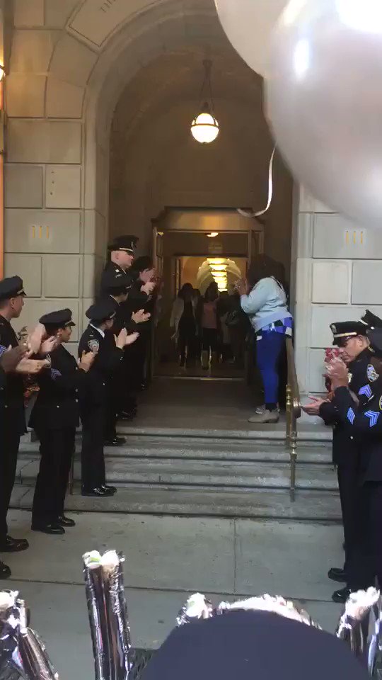 Nypd 19th Precinct On Twitter Cheers Amp Applause For Lieutenant Agy Pena Of Nypdauxiliary Section As She Leaves The Hospital To Go Home To Her Family After Her Last Chemo Treatment In