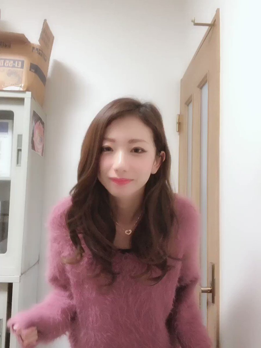 リツイたくさんしてくださって飛び跳ねて喜んでるの図。
まだまだリツイ、いいね、フォローお待ちしてますよ😉固定ツイートにいいねくれた方はお迎えにあがります♥️