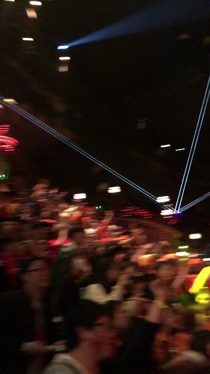 Iflyer 今年もサンリオピューロランドでのハロウィンパーティーはピースで最高 Djハローキティさんがカッ飛ばしてくれた模様