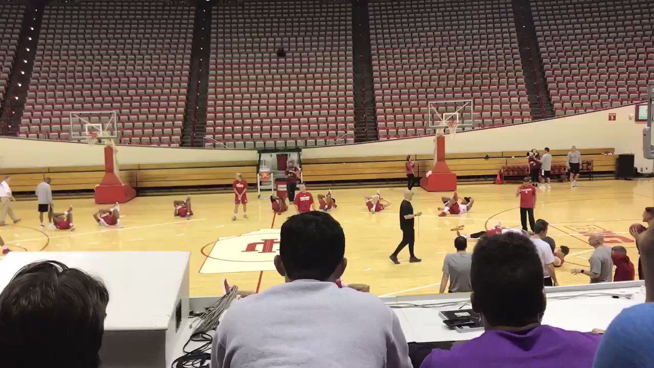 Students sing  Happy Birthday during student only open practice at Assembly Hall 